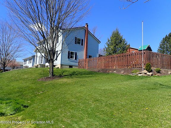 4th image of 15 Bowen St