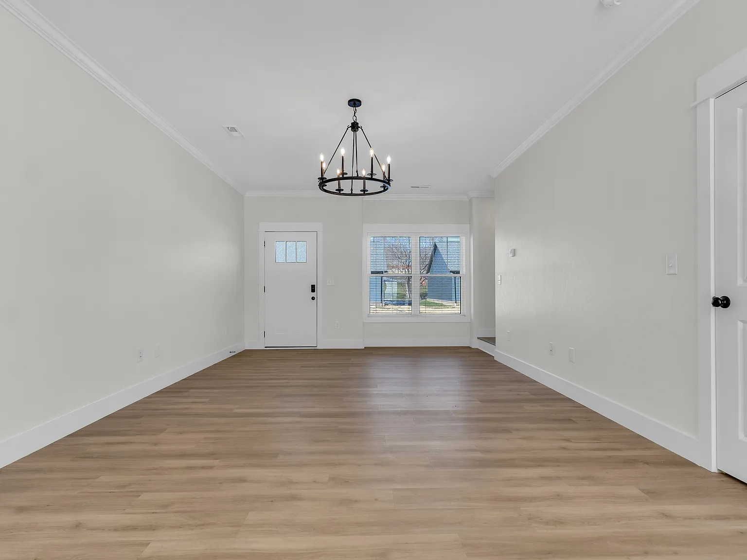2 bed, 2.5 bath, 1650 sqft, $1,700 — Photo 4