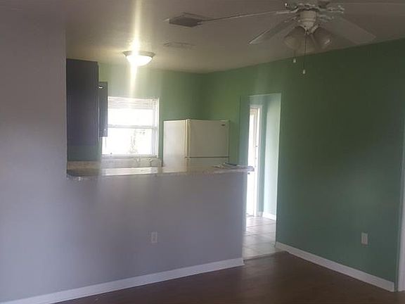 3rd image of 407 S Orange Ave