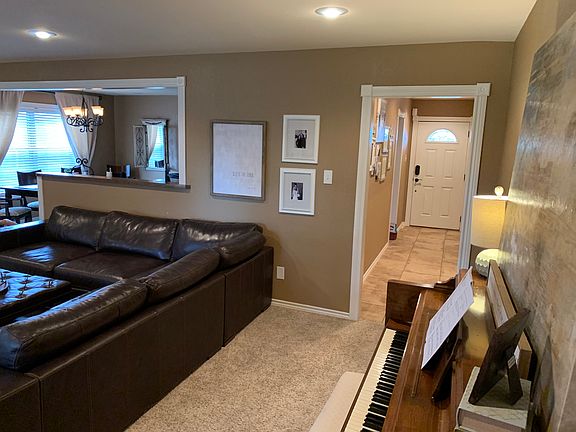 5th image of 705 N Avenue O