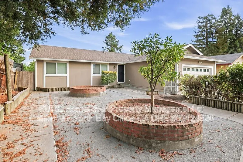 4 bed, 2.0 bath, 1408 sqft, $3,500 — Photo 2