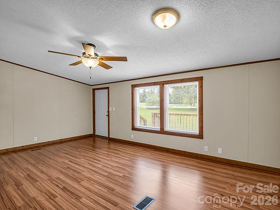 4th image of 404 Newton Cole Rd