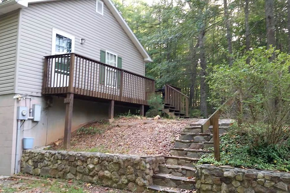 2nd image of 533 Mill St