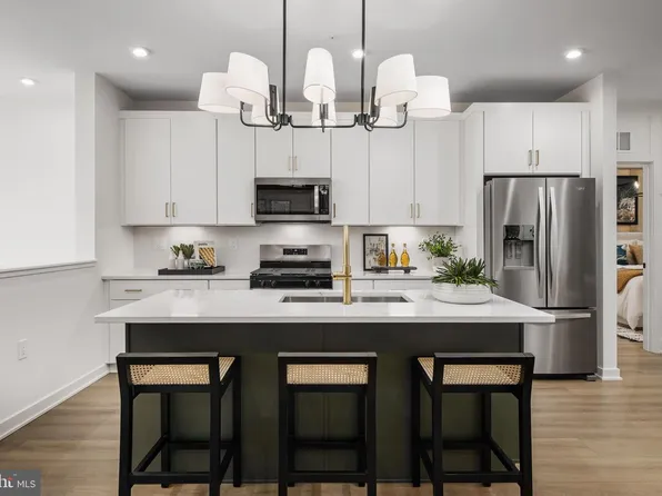 4753 Sully Point Ln, Chantilly, VA 20151