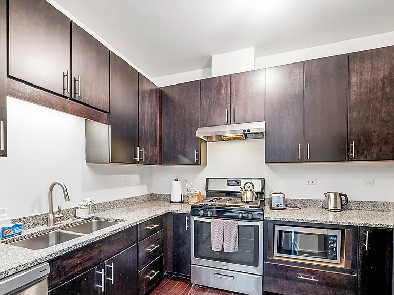 1246 W Devon Ave #35 — Photo 3