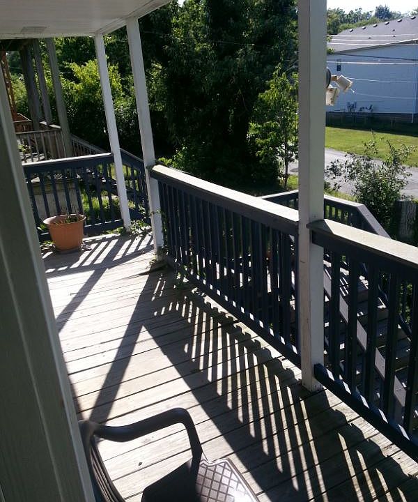 2nd image of 2416 Perry St