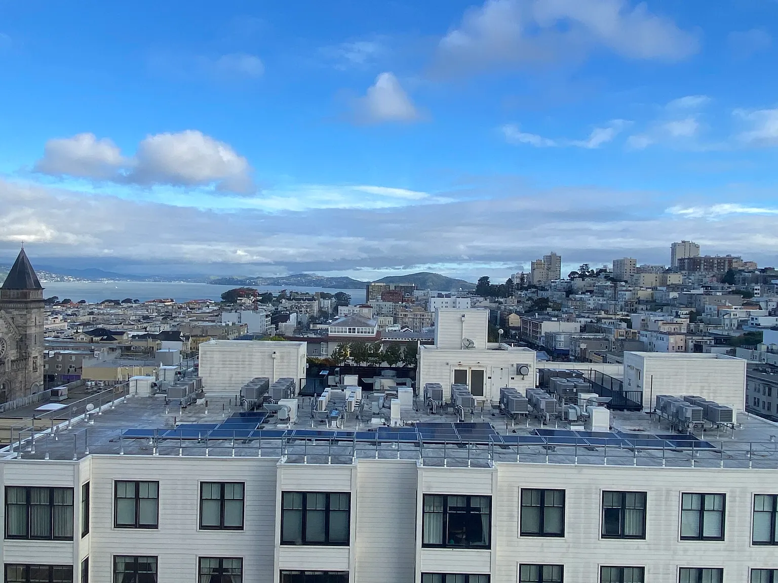 1 bed, 1.0 bath, 900 sqft, $4,795 — Photo 3