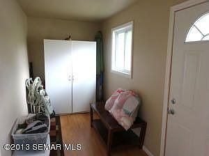 4th image of 922 S Newton Ave