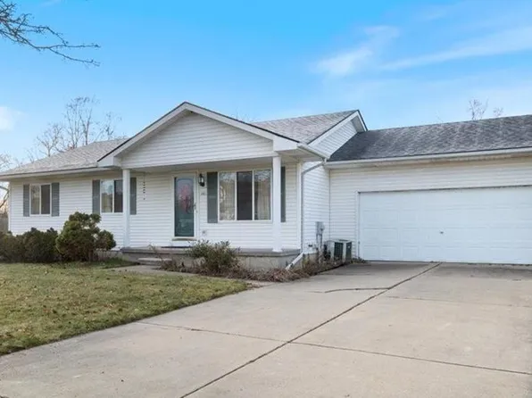 141 Hibbard Ct S, Pontiac, MI 48341