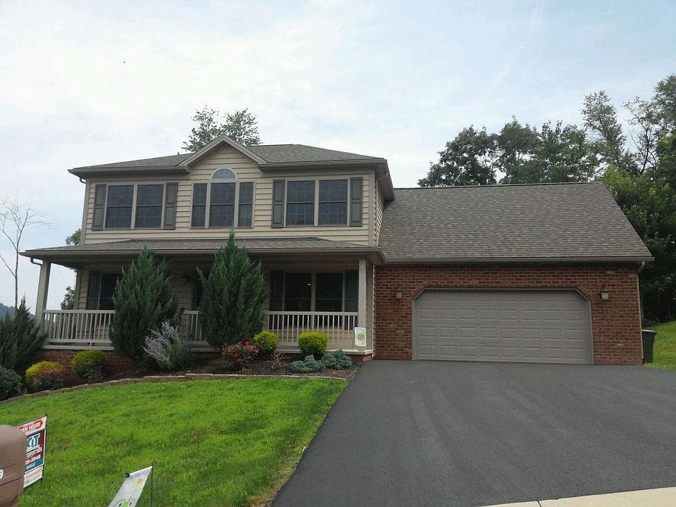 Front of the house from Whitetail Terrace