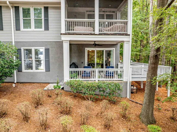 1001B Marina Cove Ln, Greensboro, GA 30642