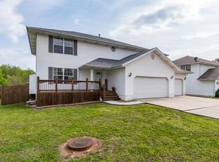 3012 W Grayrock Dr, Springfield, MO 65810