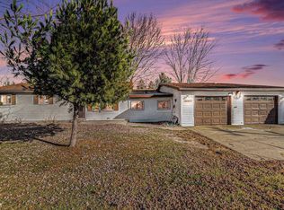 470 Michelson Rd, Houghton Lake, MI 48629