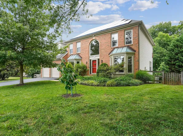 676 Old Hunt Way, Herndon, VA 20170