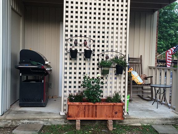 Side patio