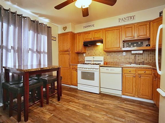4th image of 321B Hillman Ave