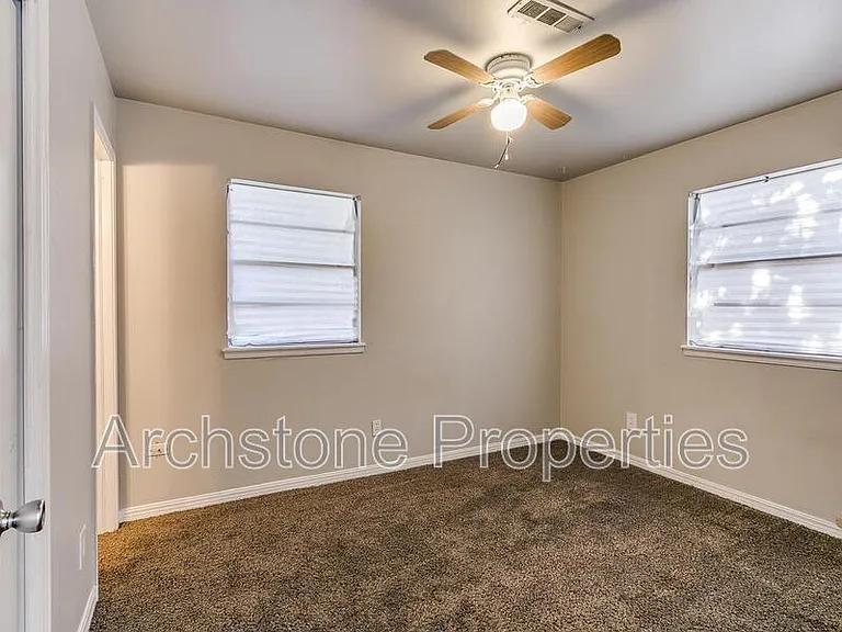 1424 Tanglewood Dr — Photo 27