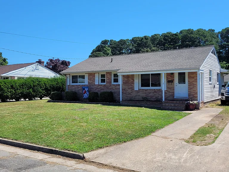 12 Barnes Ct — Photo 1