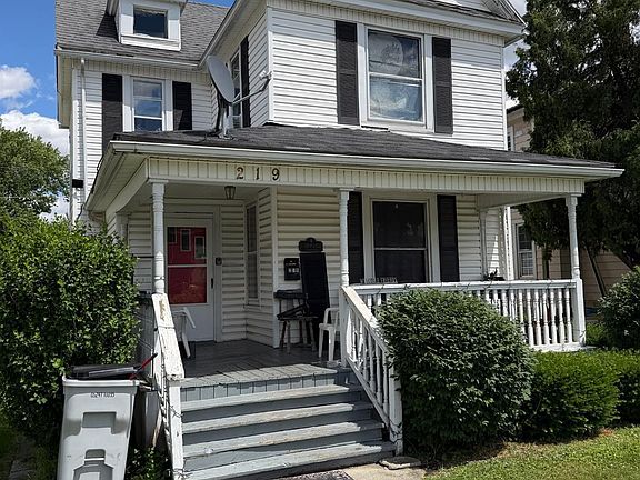 2nd image of 219 Woodbine St