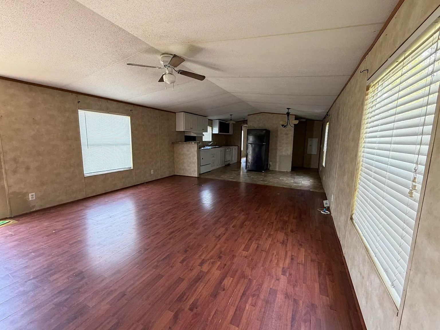 3 bed, 1280 sqft, $1,050 — Photo 4
