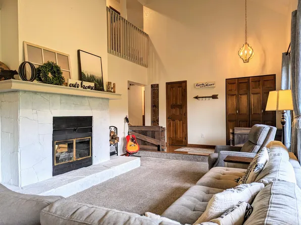 19724 Delphin Cir, Eagle River, AK 99577