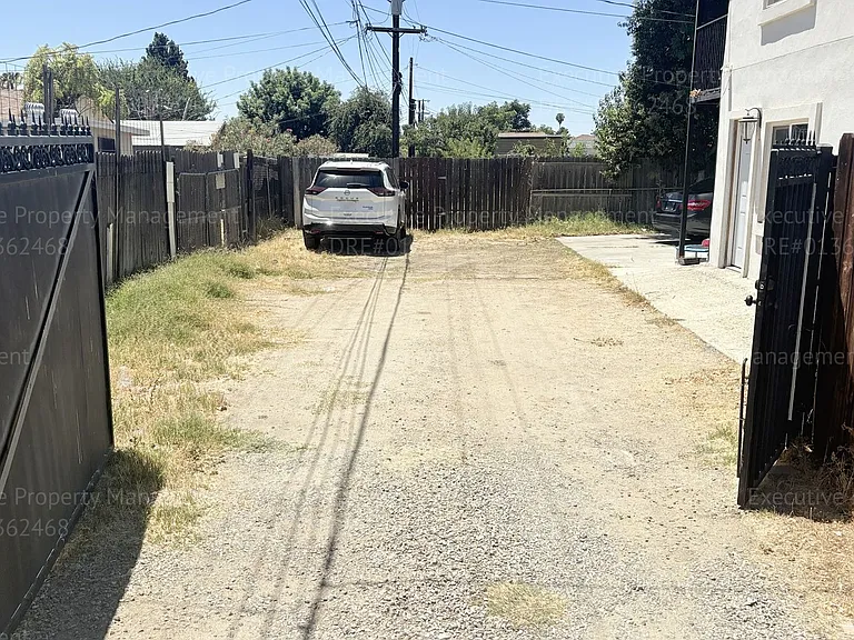 303 El Tejon Ave — Photo 3