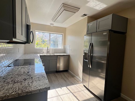 4th image of 4279 Macedo Pl