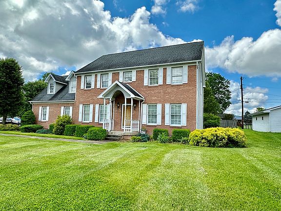 4th image of 86 Hitchcock Dr