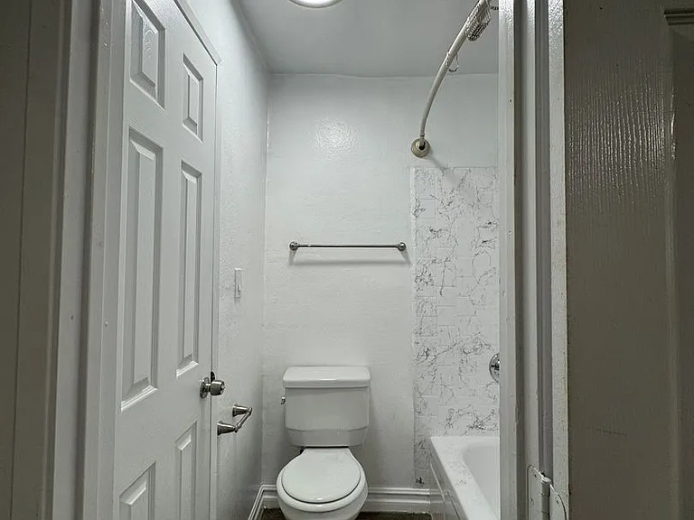 6736 Cleon Ave — Photo 12