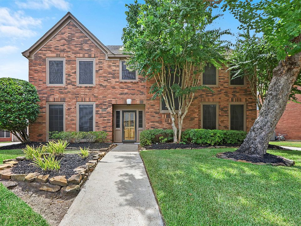 1st image of 19411 Climbing Oaks Dr