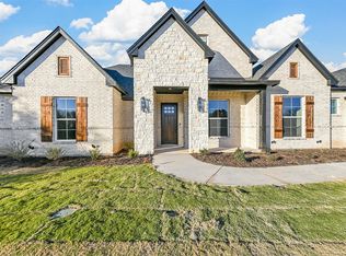 1050 Llano Way Ct, Poolville, TX 76487