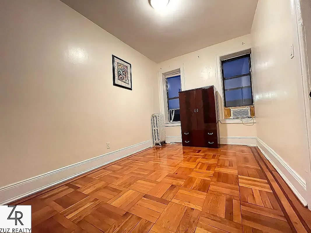 1420 Avenue L — Photo 3