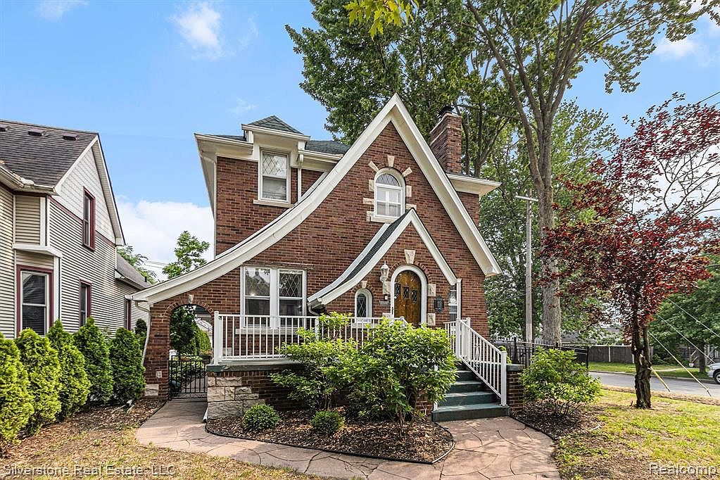 465 Orange St, Wyandotte, MI 48192 Zillow