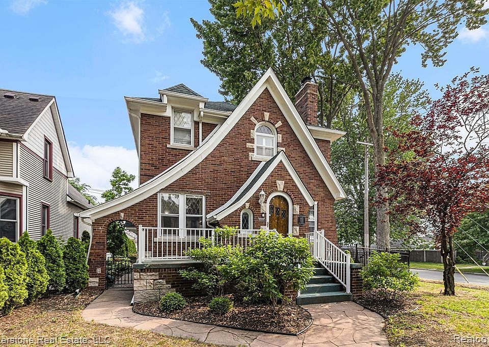 465 Orange St, Wyandotte, MI 48192 Zillow