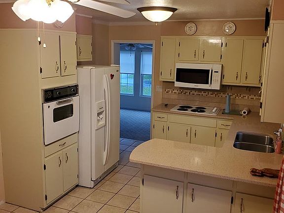 5th image of 100 Summerwood Ln