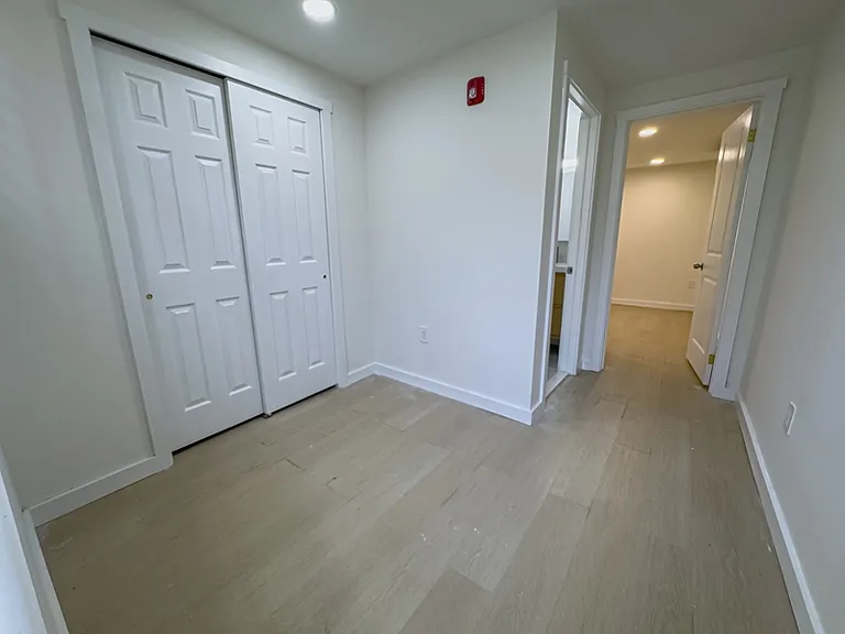 1934 Green St #1R — Photo 14