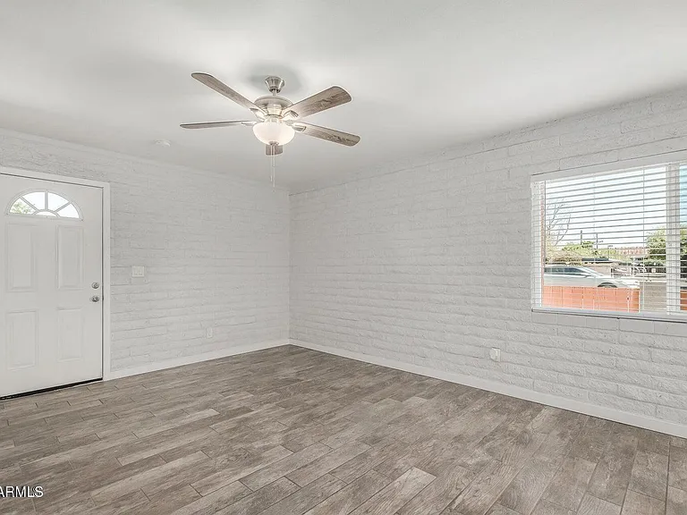 1118 S McClintock Dr #1 — Photo 4