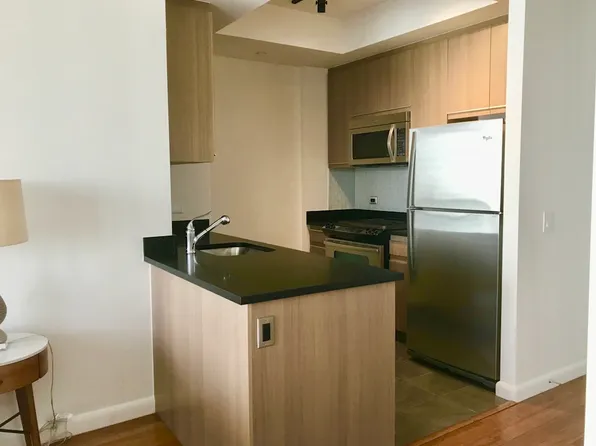 66 Rockwell Place image 3 of 16