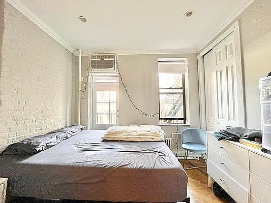 3rd image of 394 E 10th St #6