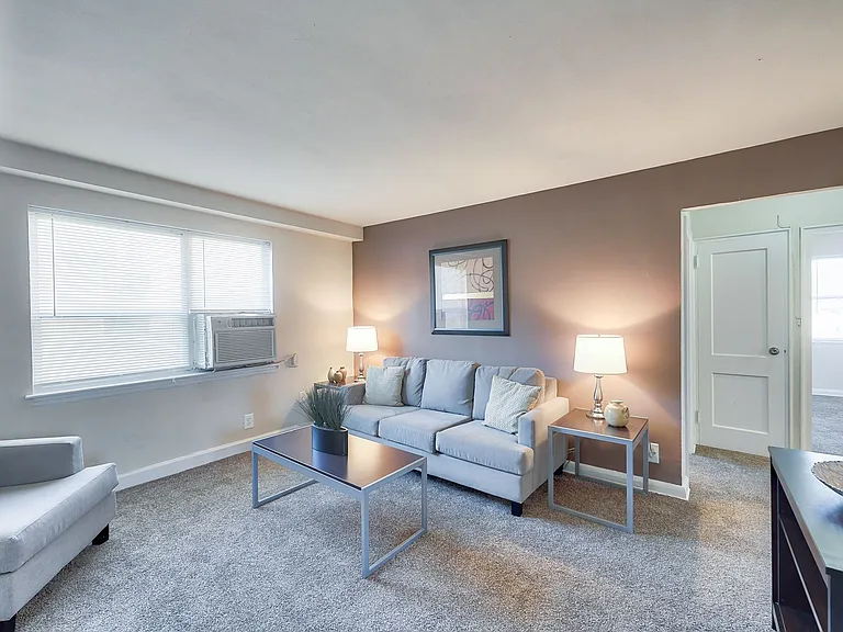 Maplewood Apartments — Photo 5