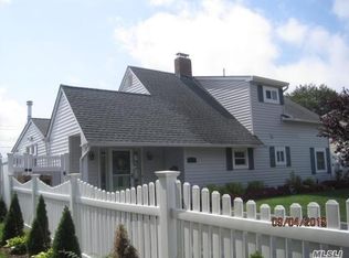 22 Sheep Ln, Levittown, NY 11756