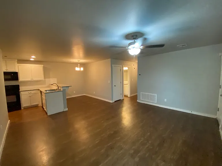 1407 Macalpine St — Photo 5
