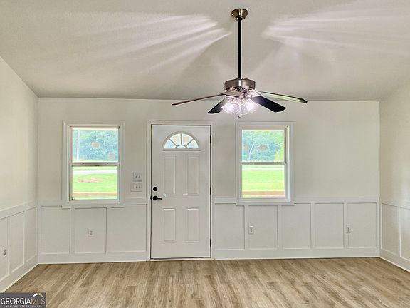 5th image of 838 Racetrack Rd