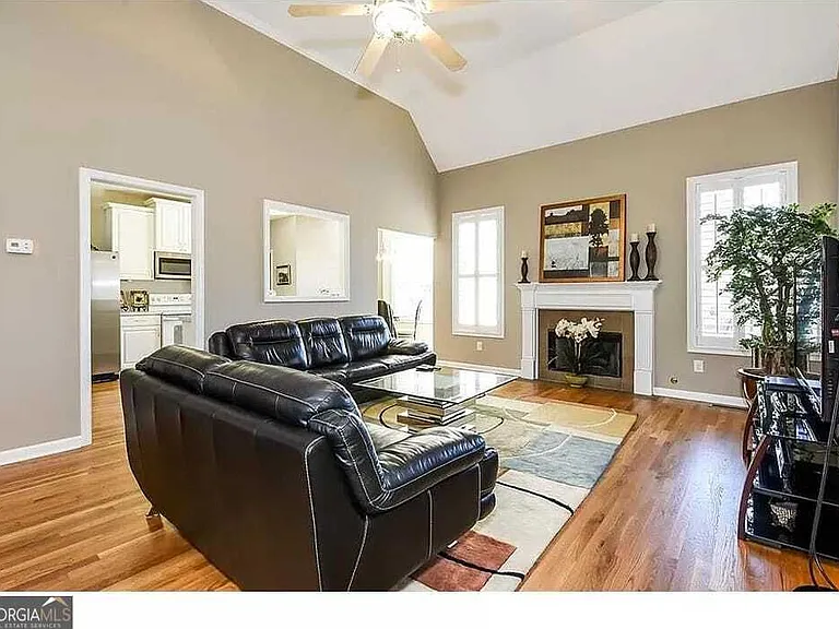 2479 Sandstone Pl — Photo 4