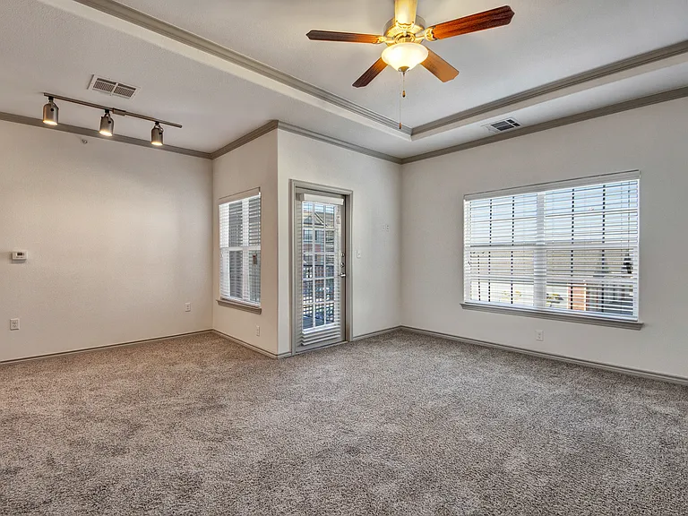 Liberty Pointe — Photo 9