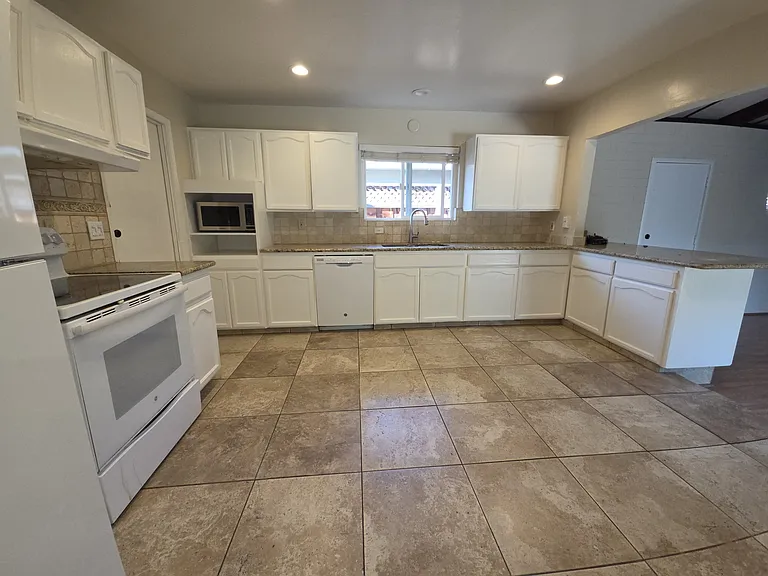 1463 Dentwood Dr — Photo 7