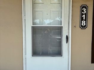 318 W Rosewood Ln, Tavares, FL 32778