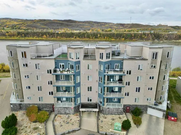9810 E 94th St #202, Peace River, AB T8S 0A1