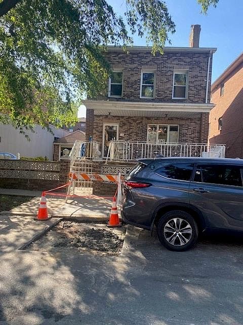 1st image of 144 Bay 17th St
