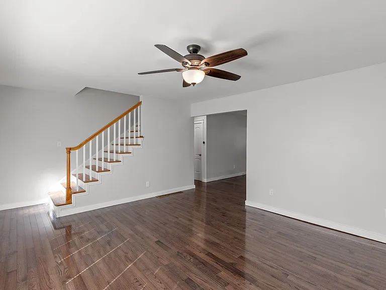 1717 Versailles Rd — Photo 5